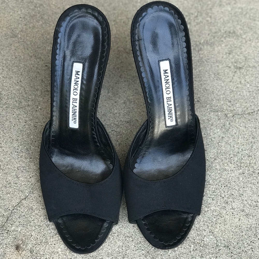 Manolo blahnik black satin slides